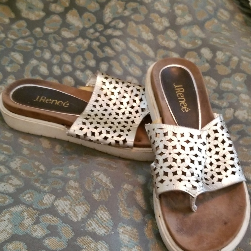 J Renee gold leather slide Sz 6